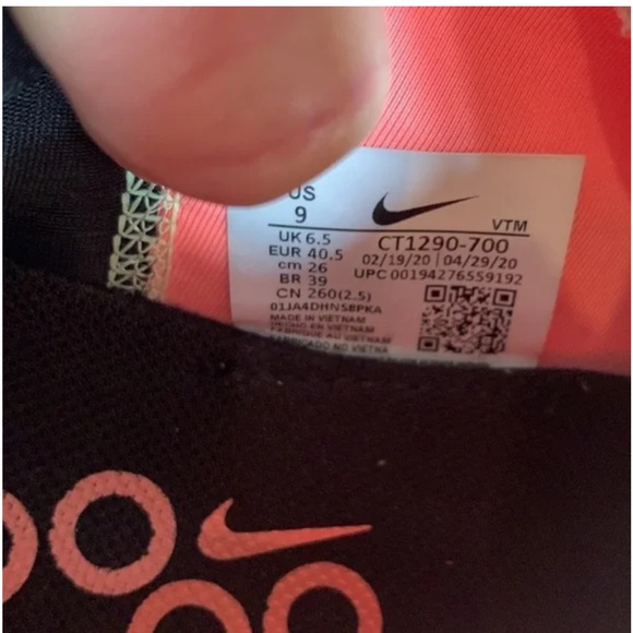 Nike Air Max 2090 neon highlighter size 9 tennis shoes - Picture 5 of 11